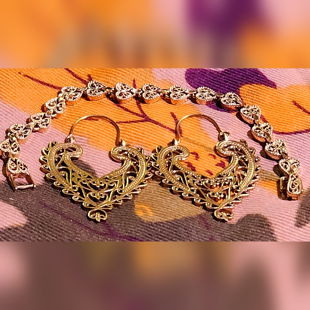 Heart Filigree designed bracelet and earrings set (Gold plated)